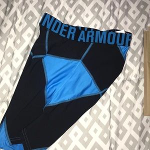 Under armor core power compression short heat gear